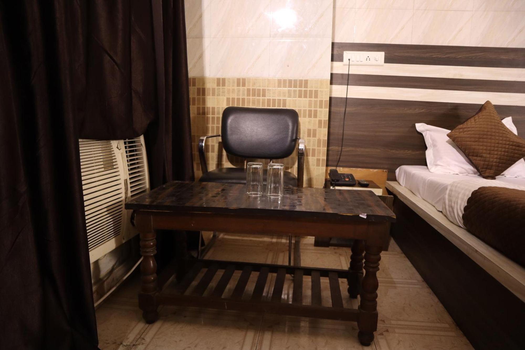 Hotel P R Palace Lucknow Exterior photo